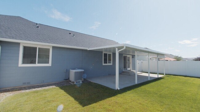 Building Photo - Beautiful Home in West Valley