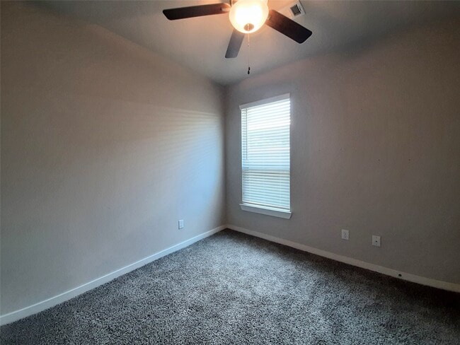 Building Photo - 9881 Grosbeak Ln