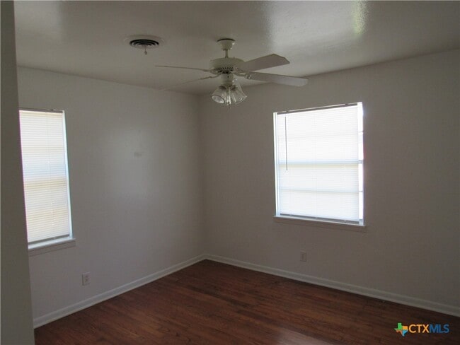 Building Photo - 1200 Jefferis Ave