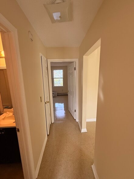 Building Photo - 4114 Hunting Dr