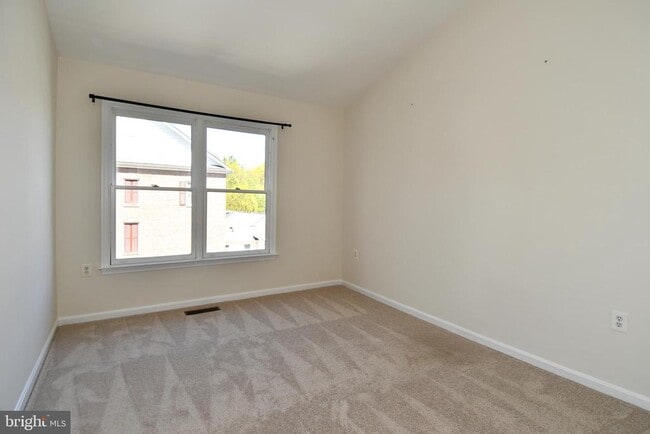 Building Photo - 301 Hillwood Ave