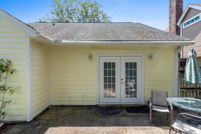 Building Photo - 2713 Willow Grove Ln