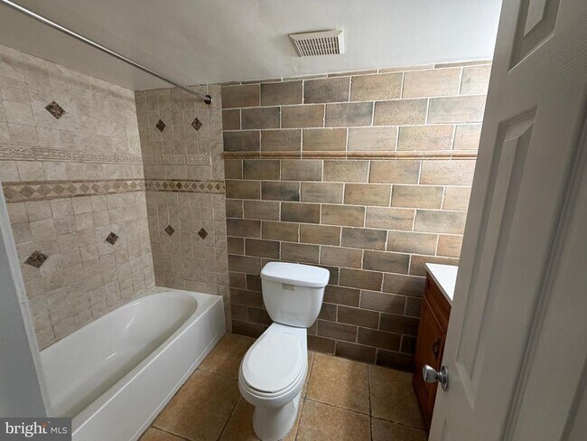 Building Photo - 3765 Mark Dr