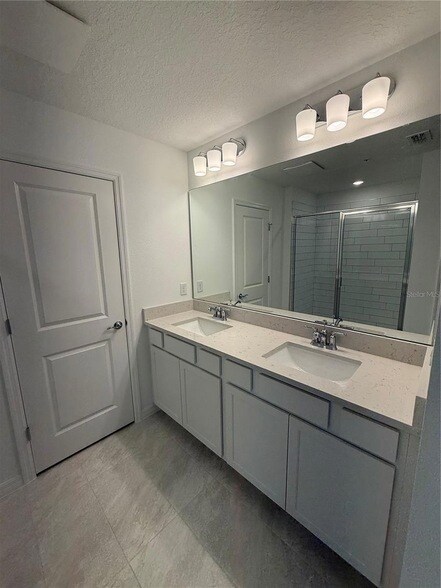 Building Photo - 4616 ORCHARD VIEW Aly