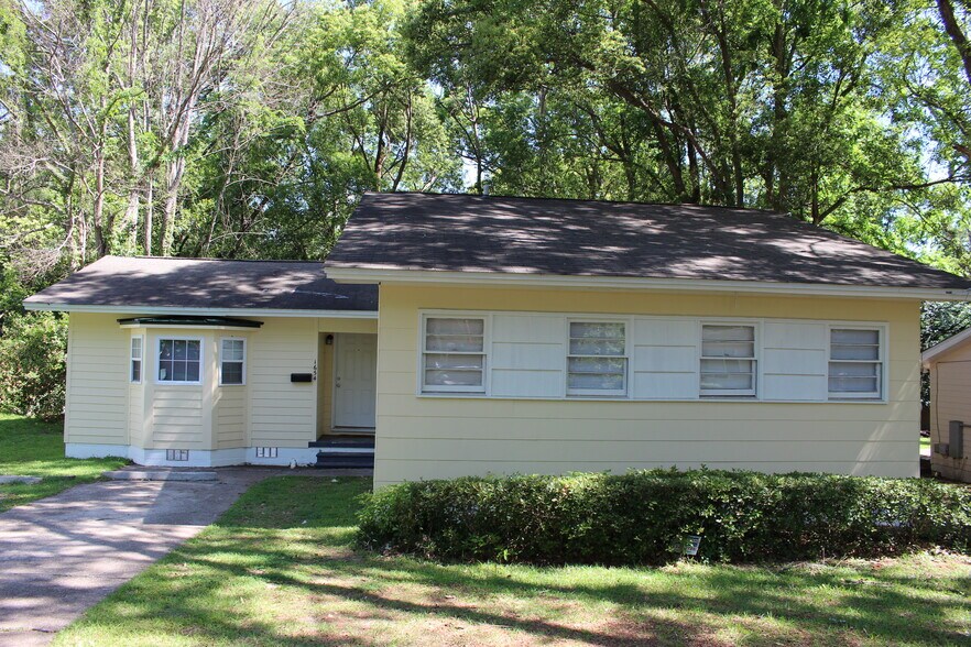 Primary Photo - 1654 Mayhew St