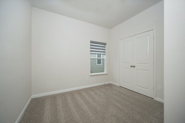 Building Photo - Modern 3BR Home with Open Floor Plan in Ponder, TX
