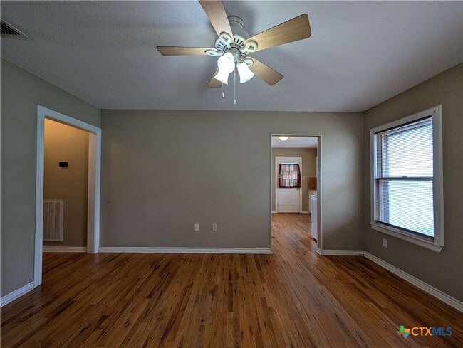 Building Photo - 1185 W Mill St