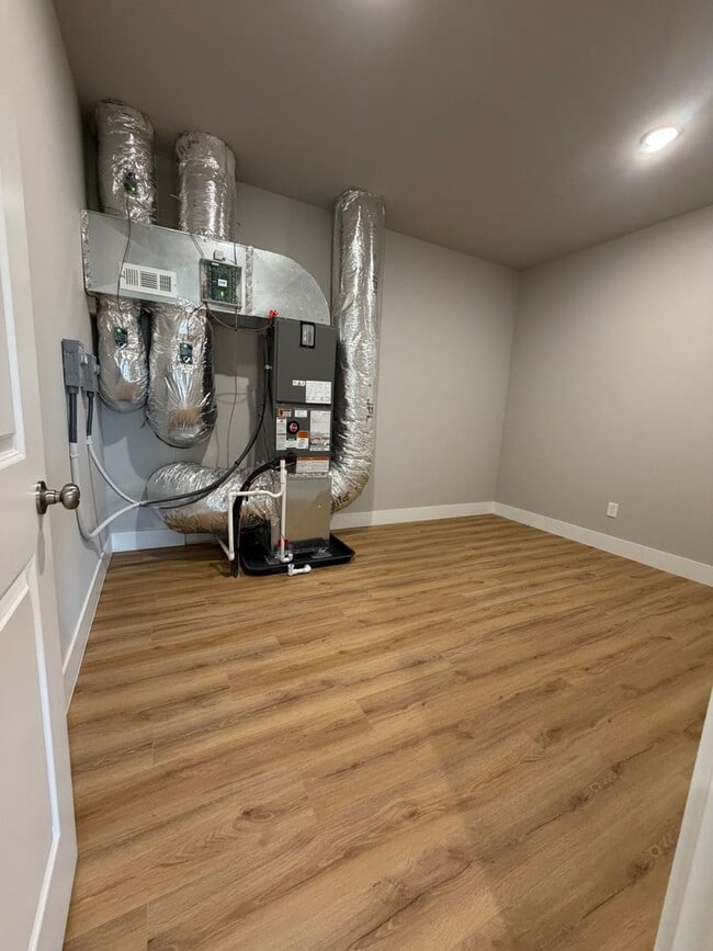 Building Photo - ***938 Seaborn Way***