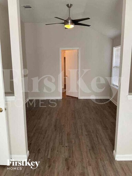 Building Photo - 8422 Cherisse Dr