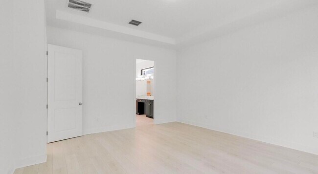Building Photo - 13174 Artisan Cir