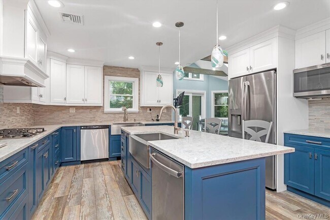 Building Photo - 709 Carlyle St