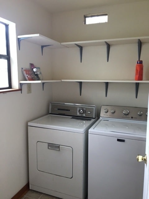 Building Photo - Charming home in great location with private studio unit