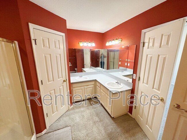 Building Photo - 11705 S Forest Ct