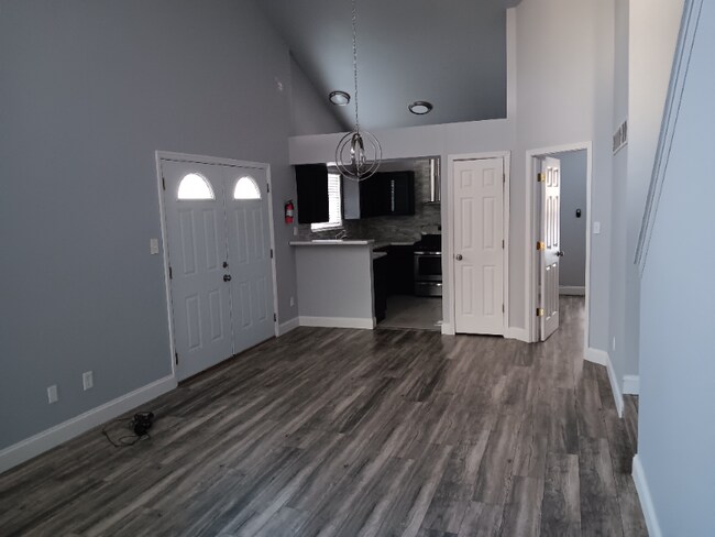 Building Photo - 1274 Garden Village Dr