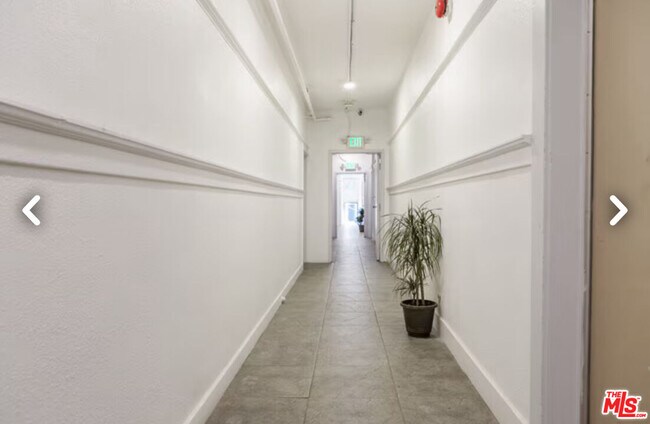 Building Photo - 1420 Flower St