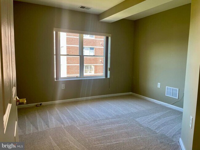 Building Photo - 12251 Roundwood Rd