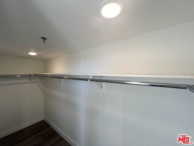 Building Photo - 10390 Wilshire Blvd