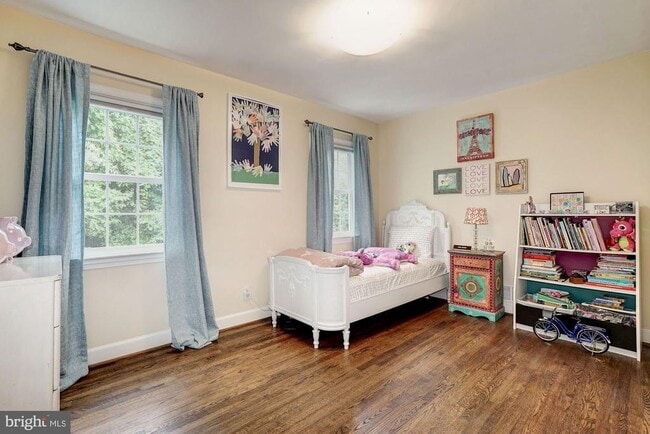 Building Photo - 5724 27th St NW