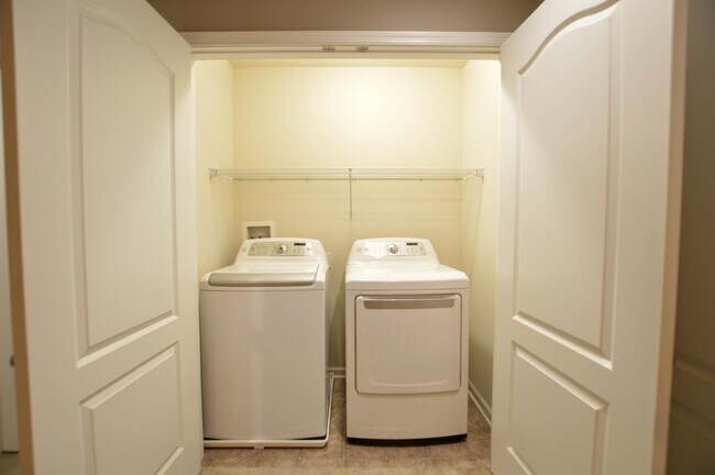 Building Photo - 3702 Sun Pl