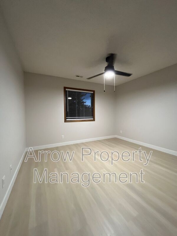 Building Photo - 2340 N 44th St