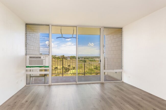 Building Photo - Spacious 2 bedroom 2 bath with Resort Style Amenities!