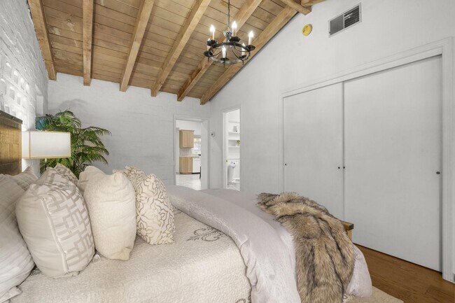 Building Photo - 3691 Laguna Ave