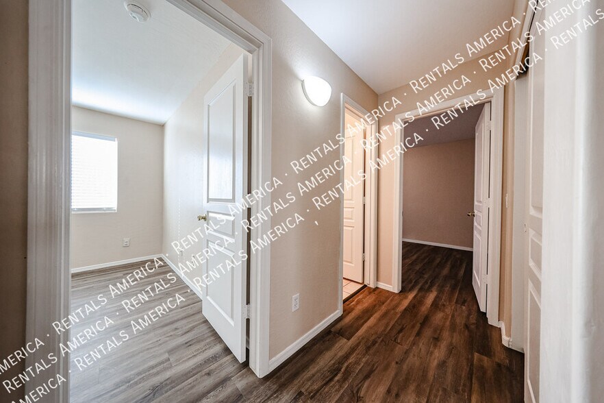 Building Photo - 138 N 153rd Ave