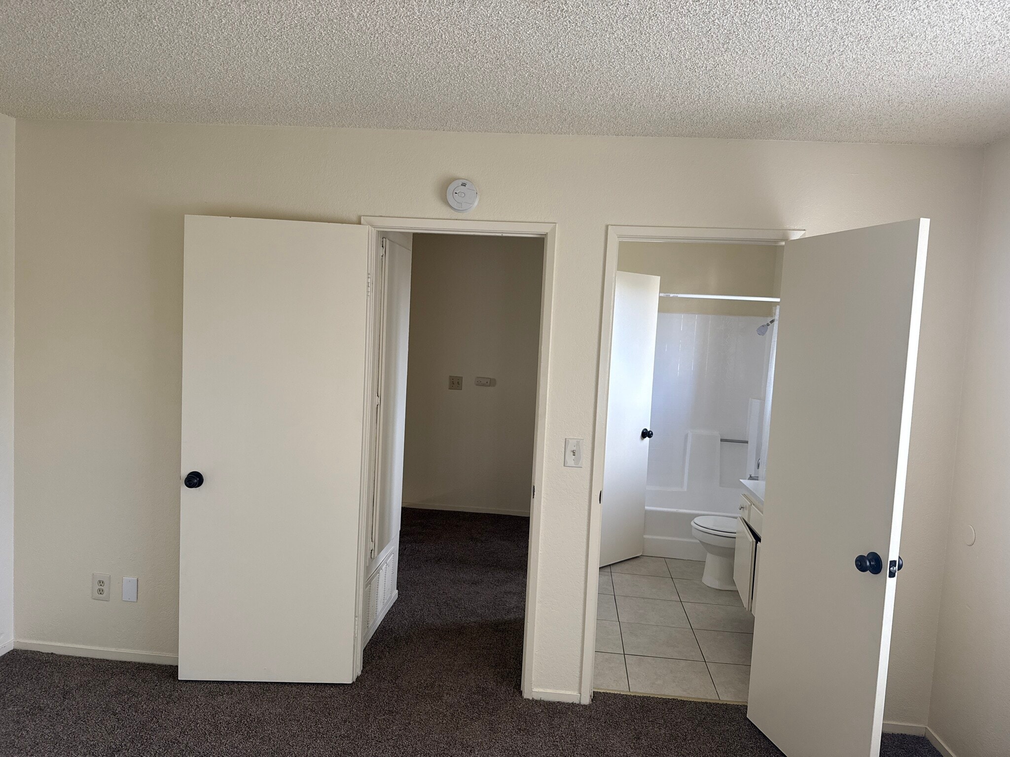 Building Photo - 701 Summerwood Ln