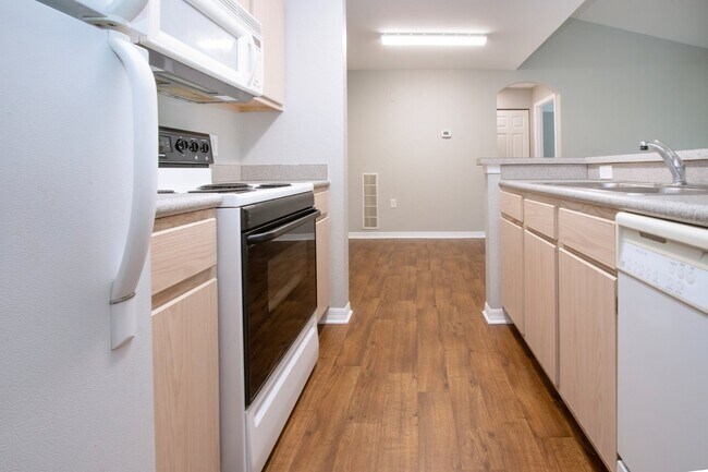 Building Photo - 2 Bedroom Condo in Lakewood Ranch