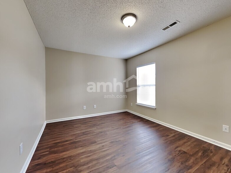 Building Photo - 5100 Morrow Ln