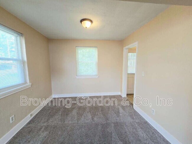 Building Photo - 3193 Parthenon Ave