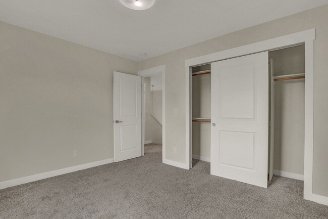 Building Photo - 3780 Venice Grove