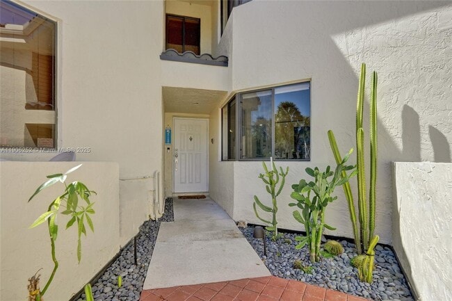 Building Photo - 8137 NW 17th Manor