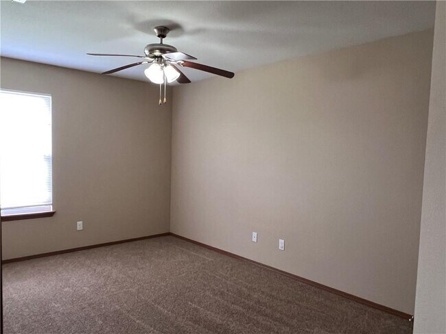 Building Photo - 140 Sage St