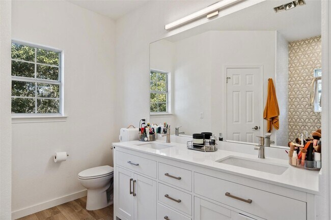 Building Photo - 310 Saddle Blanket Dr