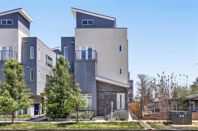 Building Photo - 4922 Lowell Blvd