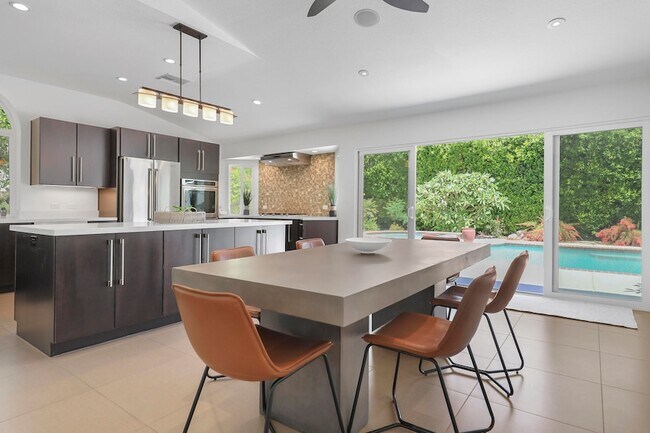 Building Photo - 70825 Ironwood Dr