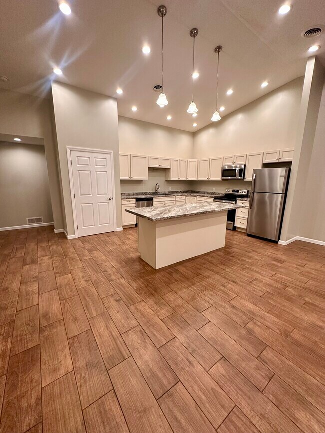 Building Photo - 127a Schroyers Ln