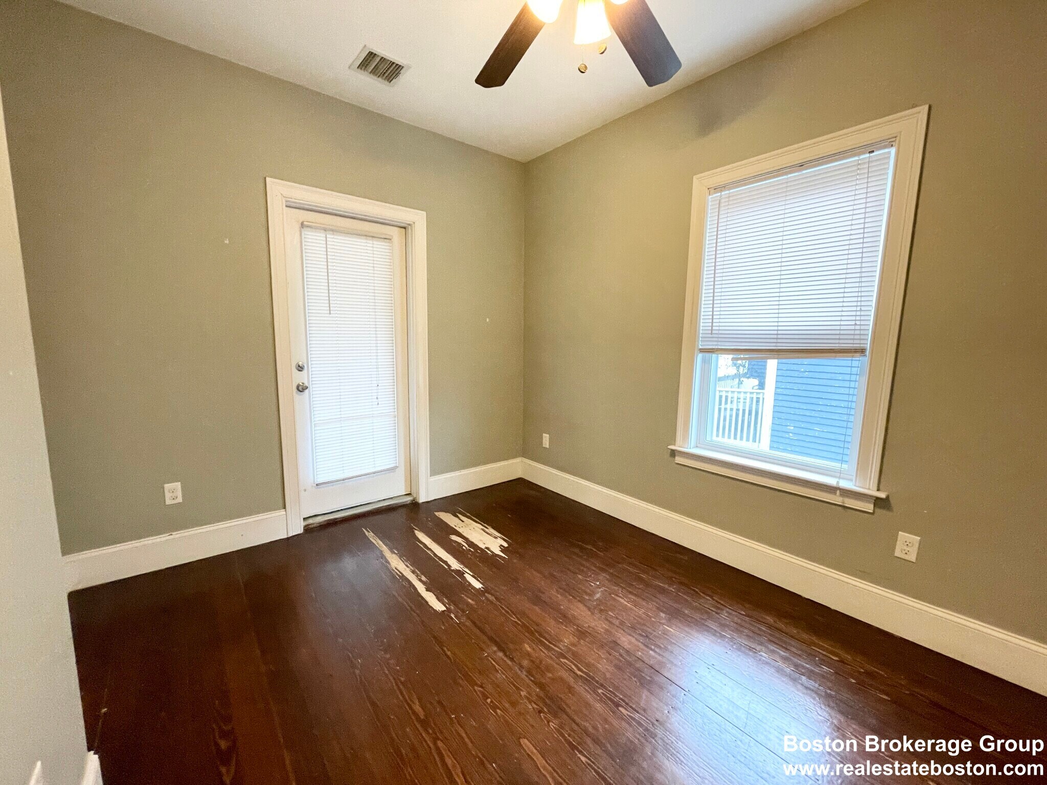 Building Photo - 178 Hillside St