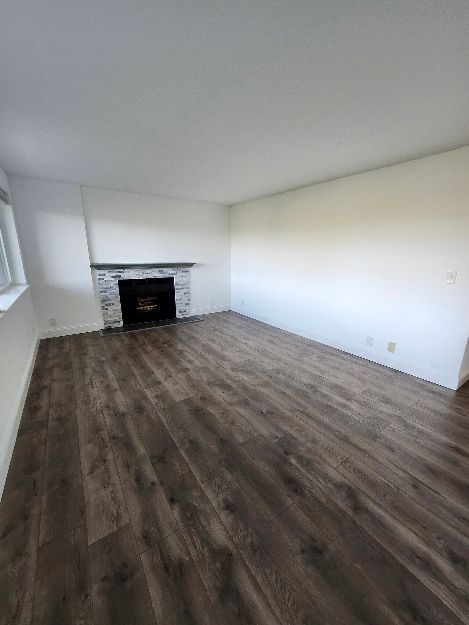 Building Photo - 20183 Vikings Crest Loop NE