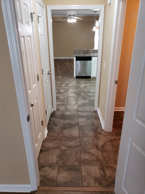 Building Photo - 120 Cody Dr