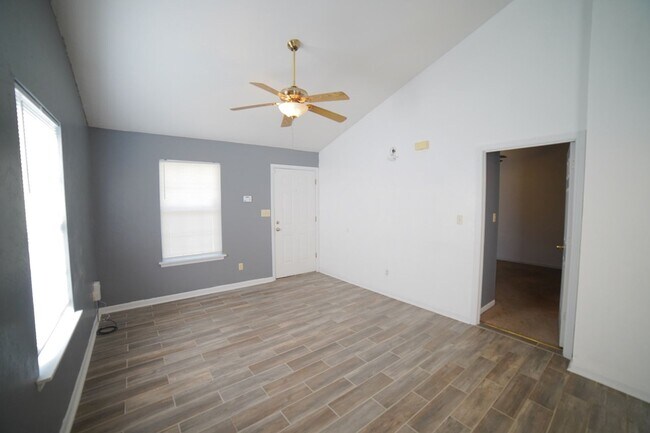 Building Photo - 6315 S Placid Pl