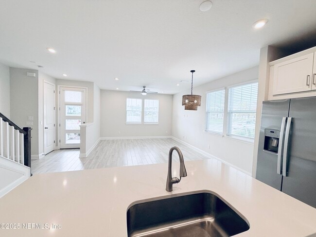 Building Photo - 14161 Sea Wave Ln