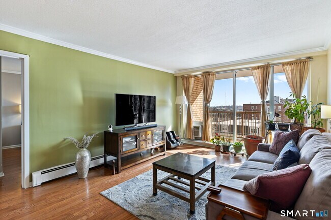 Building Photo - 65 Glenbrook Rd