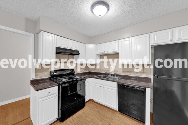 Building Photo - 3455 Pruett Ct