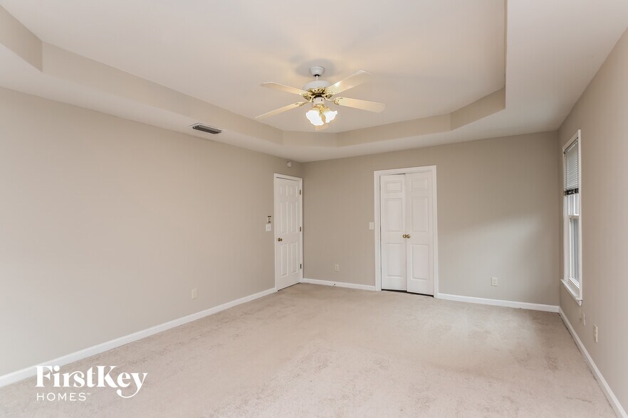 Building Photo - 3215 Maple Terrace Dr