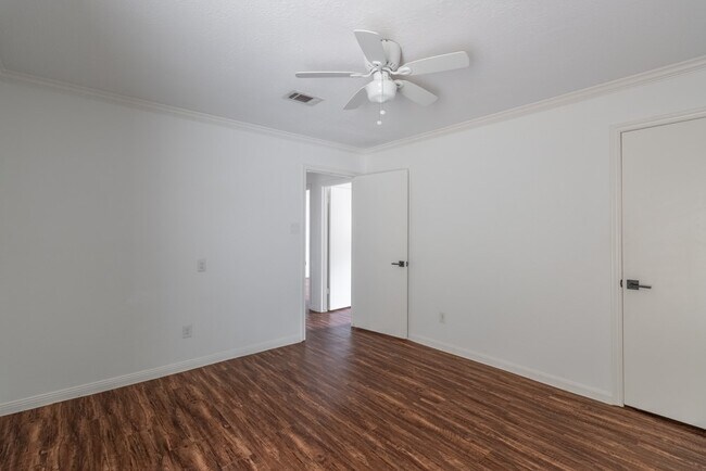 Building Photo - 17810 Cassina Dr