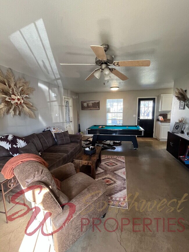 Building Photo - 2 Bedroom, 2 Bathroom Home – Low Maintenance & Convenient Living