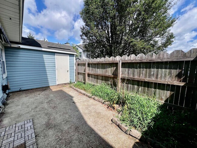 Building Photo - 602 Barwick Ct