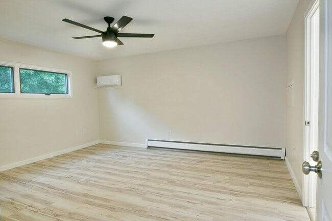 Building Photo - 920-922-922 Cynthia Ct